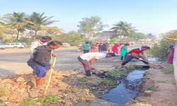 Cleaning Work at Adopted village Rangoli during NSS Special Camp by Volunteers
